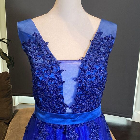 Women’s Blue Full Length Prom Party Dress with Small Train & Corset Back Size 6 - Picture 3 of 12